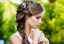Esküvői frizurák hosszú, rövid és közepes hajra - fotóformázás