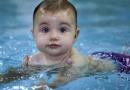 Kodėl ir kada leisti vaiką į baseiną Kada pradėti vesti vaiką į baseiną