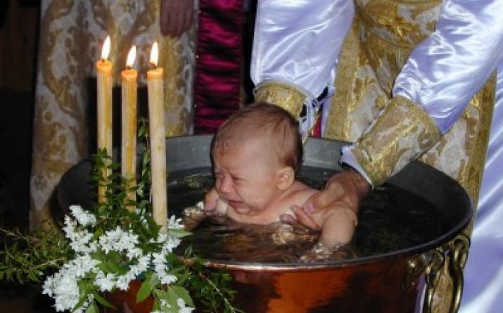 Кто покупает крестик для Крещения девочки и мальчика?